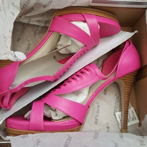 Heels - Picture 4 of 4